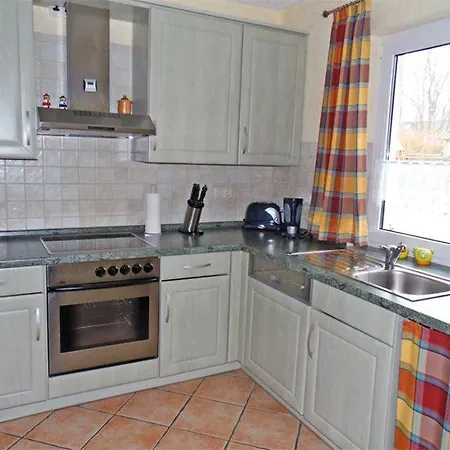 Semesterbostad Ferienhaus Use 2761
